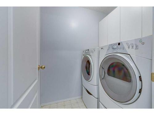 37 Liberty Close, Lacombe, AB - Indoor Photo Showing Laundry Room