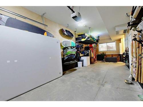 108-5210 Lakeshore Drive, Sylvan Lake, AB - Indoor Photo Showing Garage