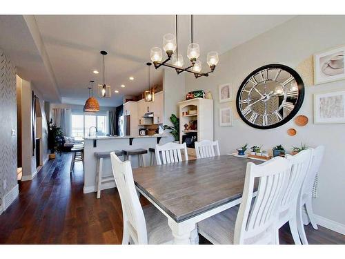 108-5210 Lakeshore Drive, Sylvan Lake, AB - Indoor Photo Showing Dining Room