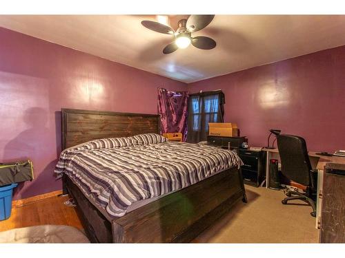 4607 55 Street, Stettler, AB - Indoor Photo Showing Bedroom