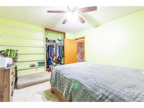 4607 55 Street, Stettler, AB - Indoor Photo Showing Bedroom