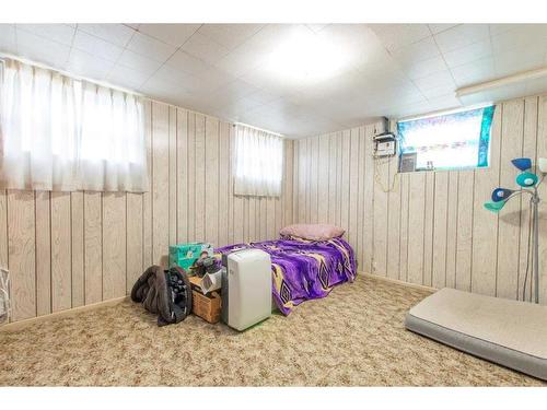 4607 55 Street, Stettler, AB - Indoor Photo Showing Bedroom