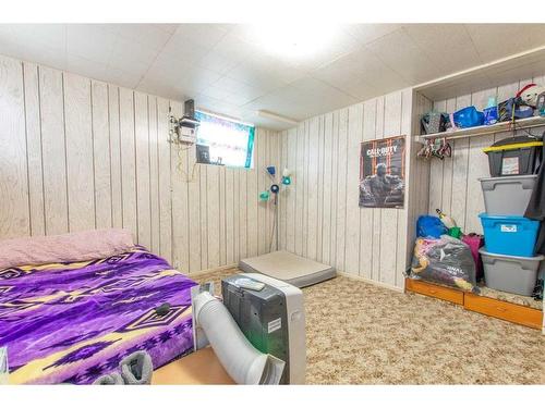 4607 55 Street, Stettler, AB - Indoor Photo Showing Bedroom