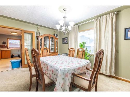 4607 55 Street, Stettler, AB - Indoor Photo Showing Dining Room