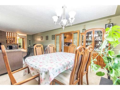 4607 55 Street, Stettler, AB - Indoor Photo Showing Dining Room