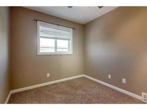 81 Portway Close, Blackfalds, AB - Indoor Photo Showing Other Room