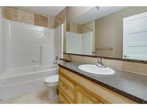 81 Portway Close, Blackfalds, AB - Indoor Photo Showing Bathroom