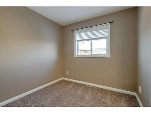 81 Portway Close, Blackfalds, AB - Indoor Photo Showing Other Room