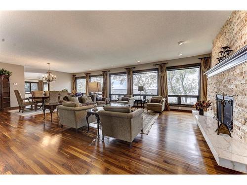 170 Jarvis Bay Drive, Jarvis Bay, AB - Indoor Photo Showing Living Room With Fireplace