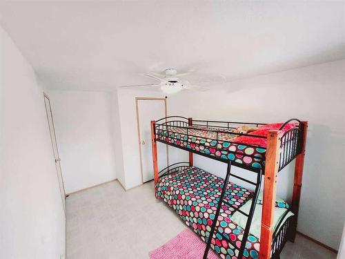 32 59027 Range Road 232, Rural Thorhild County, AB - Indoor Photo Showing Bedroom