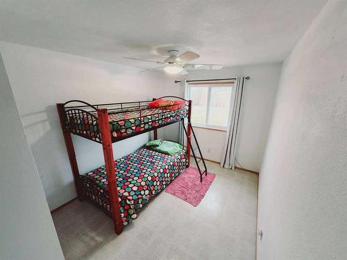 32 59027 Range Road 232, Rural Thorhild County, AB - Indoor Photo Showing Bedroom