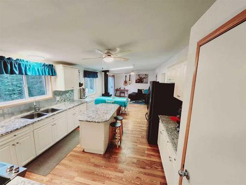 32 59027 Range Road 232, Rural Thorhild County, AB - Indoor Photo Showing Kitchen With Double Sink