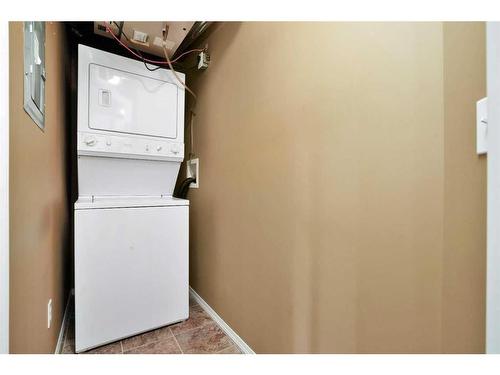 1216-31 Jamieson Avenue, Red Deer, AB - Indoor Photo Showing Laundry Room