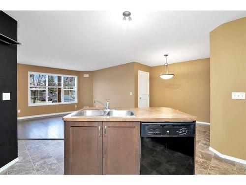 1216-31 Jamieson Avenue, Red Deer, AB - Indoor Photo Showing Kitchen With Double Sink