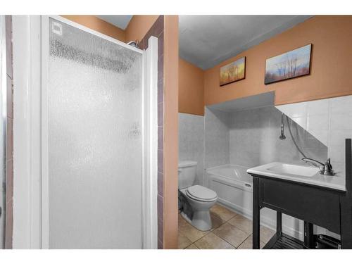 4930 48 Street, Sedgewick, AB - Indoor Photo Showing Bathroom