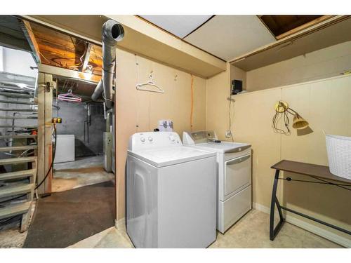 4930 48 Street, Sedgewick, AB - Indoor Photo Showing Laundry Room