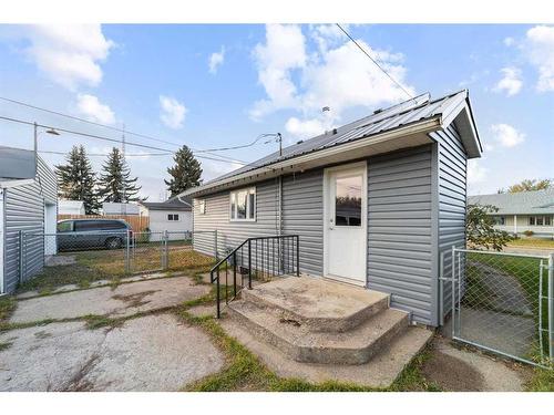 4930 48 Street, Sedgewick, AB - Outdoor With Exterior