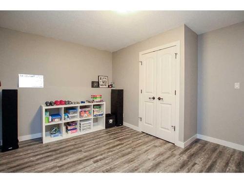 199 Cedar Square, Blackfalds, AB - Indoor Photo Showing Other Room