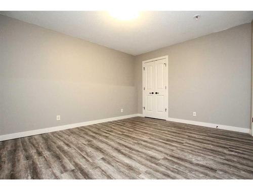 199 Cedar Square, Blackfalds, AB - Indoor Photo Showing Other Room