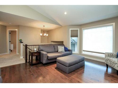 199 Cedar Square, Blackfalds, AB - Indoor Photo Showing Living Room