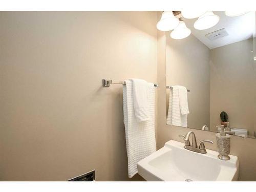 7-80 Piper Drive, Red Deer, AB - Indoor Photo Showing Bathroom