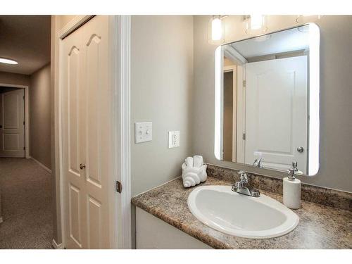 7-80 Piper Drive, Red Deer, AB - Indoor Photo Showing Bathroom