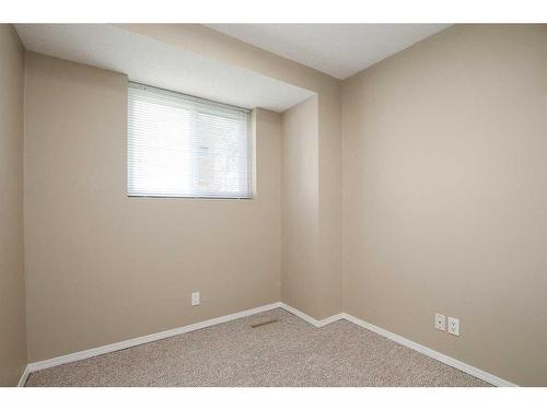 7-80 Piper Drive, Red Deer, AB - Indoor Photo Showing Other Room