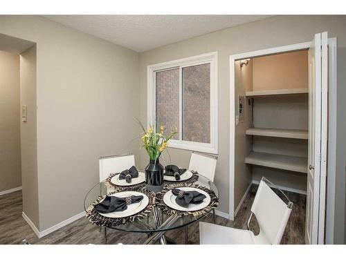 7-80 Piper Drive, Red Deer, AB - Indoor Photo Showing Dining Room