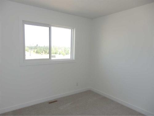 2 A Evergreen Way, Red Deer, AB - Indoor Photo Showing Other Room