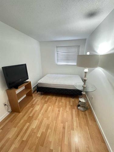 204-7164 Parke Avenue, Red Deer, AB - Indoor Photo Showing Bedroom