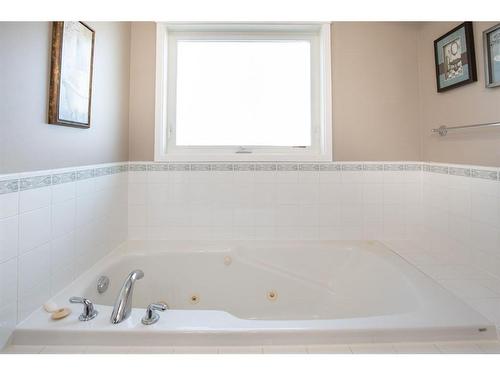 12 Ammeter Close, Red Deer, AB - Indoor Photo Showing Bathroom