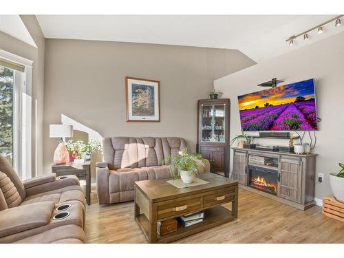 12 Ammeter Close, Red Deer, AB - Indoor Photo Showing Living Room