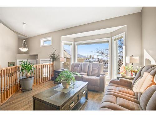 12 Ammeter Close, Red Deer, AB - Indoor Photo Showing Living Room