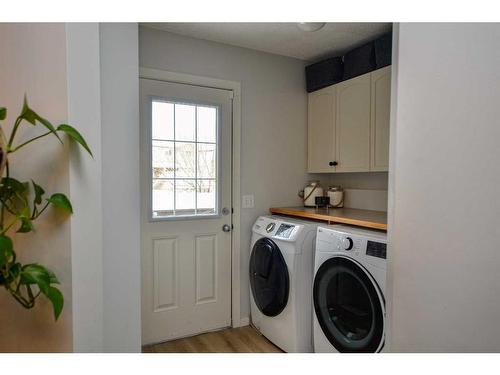 62 Joice Close, Red Deer, AB - Indoor Photo Showing Laundry Room