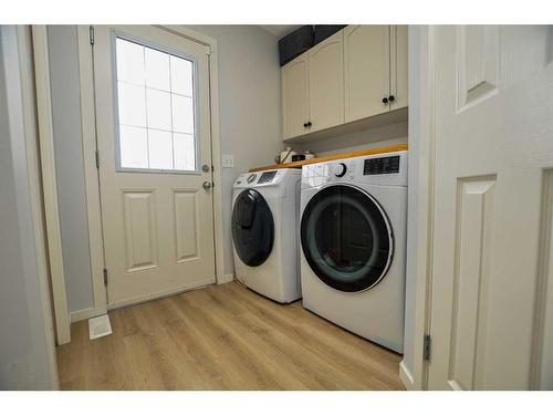 62 Joice Close, Red Deer, AB - Indoor Photo Showing Laundry Room