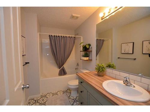 62 Joice Close, Red Deer, AB - Indoor Photo Showing Bathroom