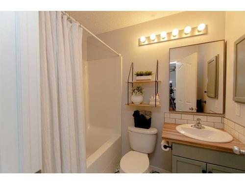 62 Joice Close, Red Deer, AB - Indoor Photo Showing Bathroom