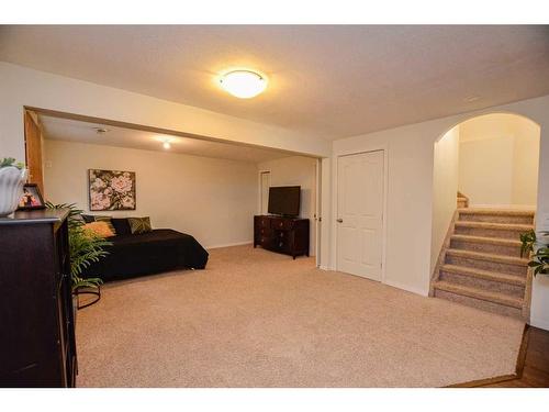 62 Joice Close, Red Deer, AB - Indoor Photo Showing Other Room