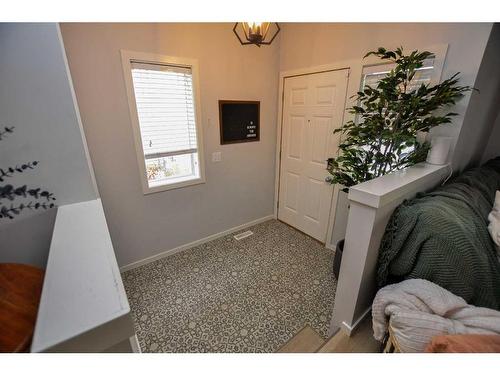 62 Joice Close, Red Deer, AB - Indoor Photo Showing Other Room