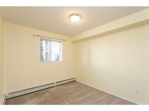 111-56 Carroll Crescent, Red Deer, AB - Indoor Photo Showing Other Room