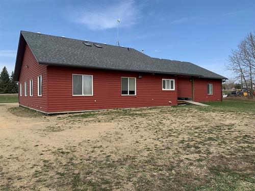 5209 49A Avenue, Bentley, AB 