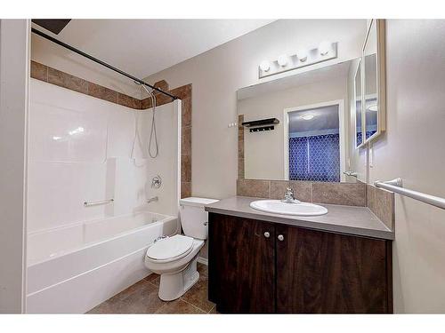 195 Ibbotson Close, Red Deer, AB - Indoor Photo Showing Bathroom