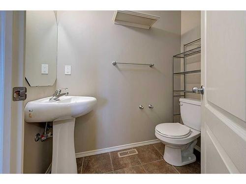 195 Ibbotson Close, Red Deer, AB - Indoor Photo Showing Bathroom