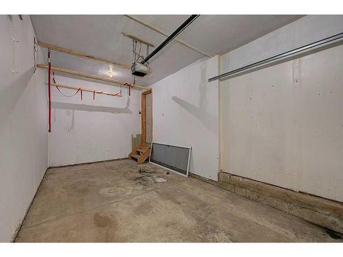 195 Ibbotson Close, Red Deer, AB - Indoor Photo Showing Garage