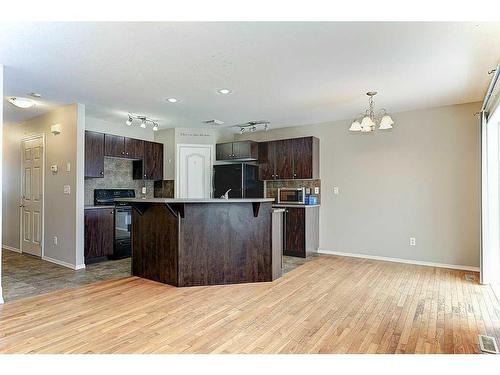 195 Ibbotson Close, Red Deer, AB - Indoor Photo Showing Kitchen