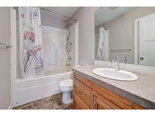 100 Thompson Crescent, Red Deer, AB - Indoor Photo Showing Bathroom