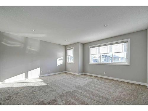 100 Thompson Crescent, Red Deer, AB - Indoor Photo Showing Other Room