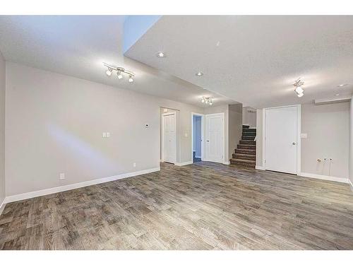 100 Thompson Crescent, Red Deer, AB - Indoor Photo Showing Other Room