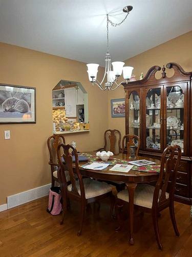 60 Cosgrove Close, Red Deer, AB - Indoor Photo Showing Dining Room