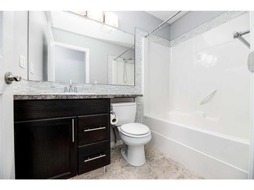 200 Kershaw Close, Red Deer, AB - Indoor Photo Showing Bathroom